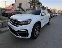 ڤۆڵکسواگن ئەتڵەس کرۆس سپۆرت